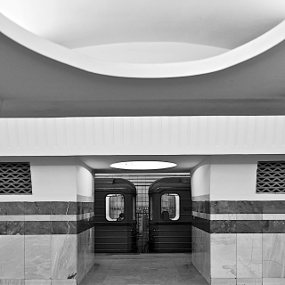 Illustration for article titled Russian Underground Stations Look Even More Stunning In Black and White